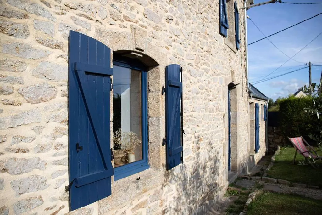 Maison Traditionnelle, Les Pieds Dans L'Eau Holiday home Plouguerneau